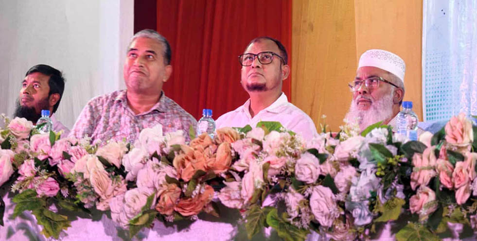 নোয়াখালী সরকারি কলেজের গণিত বিভাগের বিদায় ও কৃতি সংবর্ধনা অনুষ্ঠিত