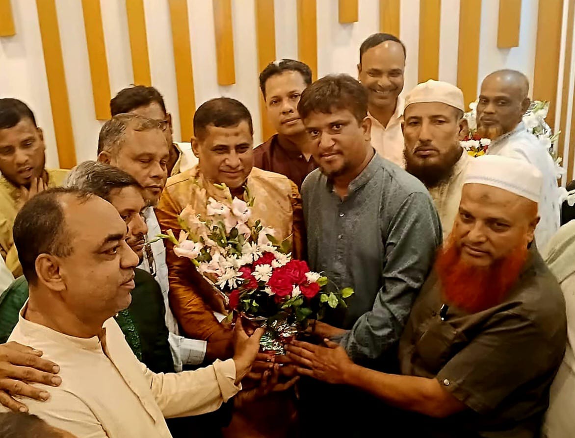 সেনবাগে কর্মরত সাংবাদিকদের সঙ্গে পুলিশের ডিআইজি আবদুল মাবুদ দুলালের মতবিনিময়