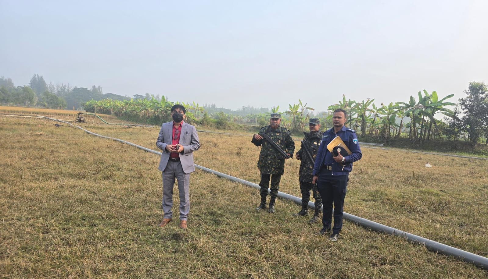নোয়াখালীতে কৃষি জমি ও সড়ক কেটে বালু উত্তোলন: ১ কিমি পাইপ গুঁড়িয়ে দিল প্রশাসন, ২টি ড্রেজার জব্দ