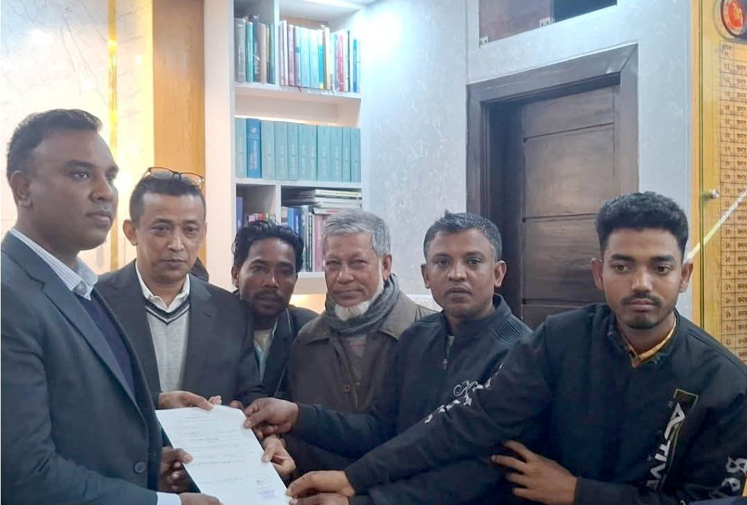 নোয়াখালী-৫ আসনে স্বতন্ত্র প্রার্থী হিসেবে হাসনা জসিম উদদীন মওদুদের মনোনয়নপত্র জমা