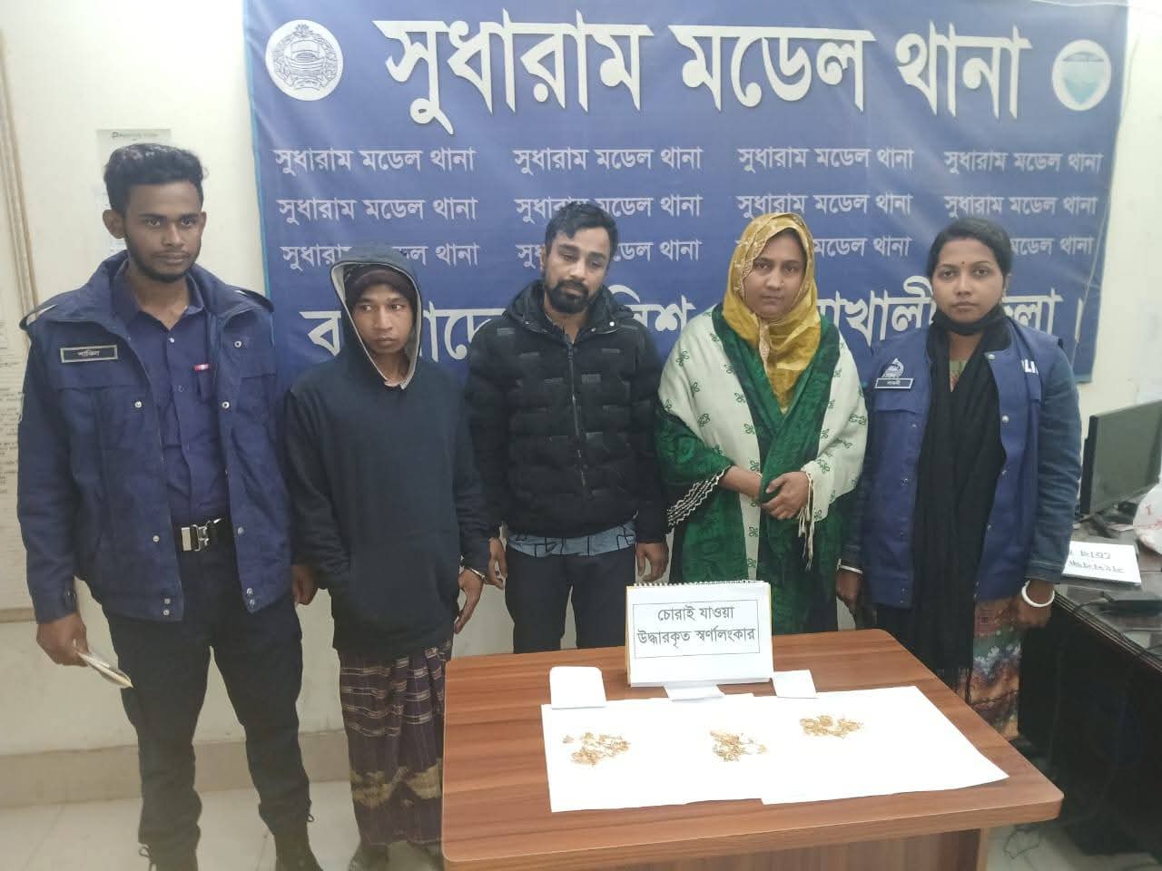 স্বর্ণের দোকানে চুরি; ১২৭ ভরি লুটের ঘটনায় গ্রেফতার ৩, খোয়া যাওয়া ৯ ভরি উদ্ধার