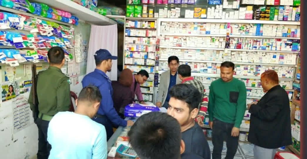 নোয়াখালীর সেনবাগে পাঁচ ফার্মেসিকে ১ লক্ষ ২০ হাজার টাকা জরিমানা