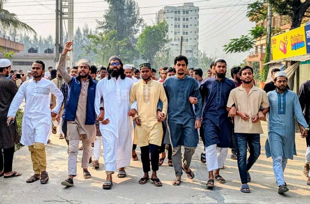 হাদি হত্যার বিচারের দাবিতে নোবিপ্রবিতে বিক্ষোভ মিছিল