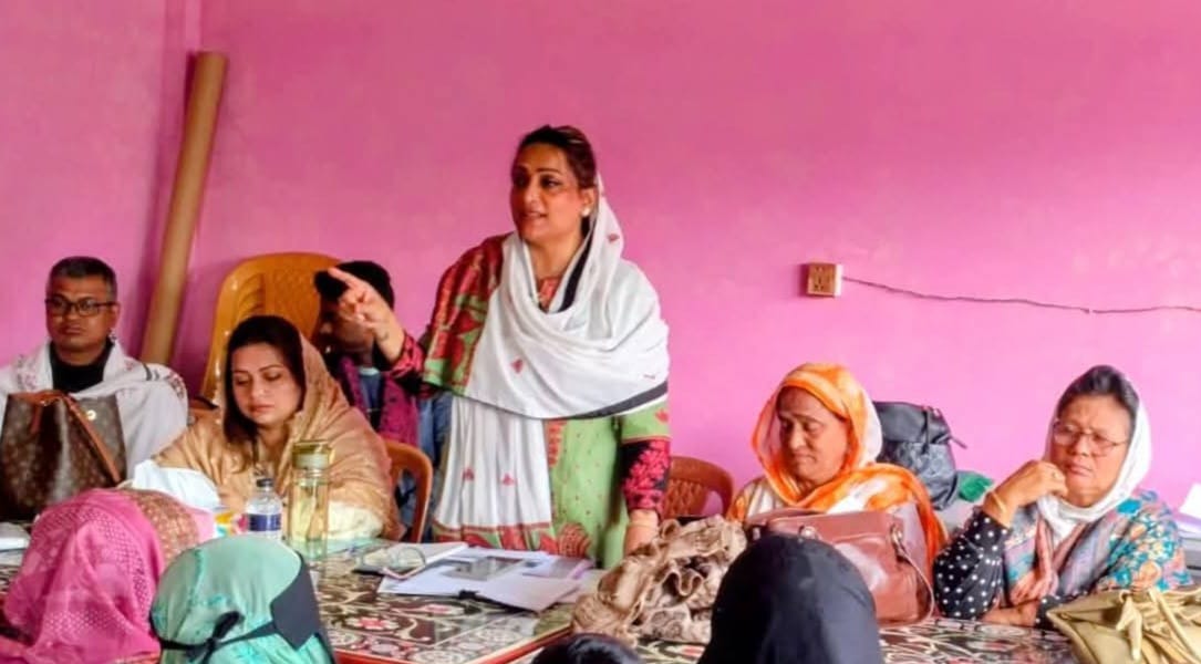 বিএনপি প্রার্থীর পক্ষে কন্যাদের প্রচার