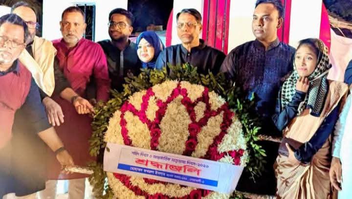 ভাষা শহীদদের প্রতি ফখরুল ইসলামের শ্রদ্ধা