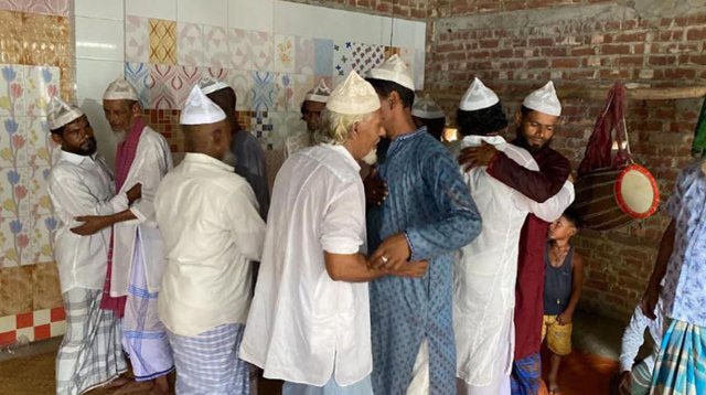 নোয়াখালীর পাঁচ গ্রামে সৌদি আরবের সাথে মিল রেখে ঈদ উদযাপন