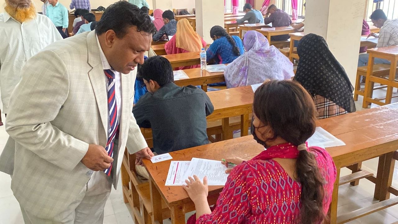 নোবিপ্রতিতে সি ইউনিটের পরীক্ষায় অনুষ্ঠিত, উপস্থিতি হাল ৮৫ ভাগ