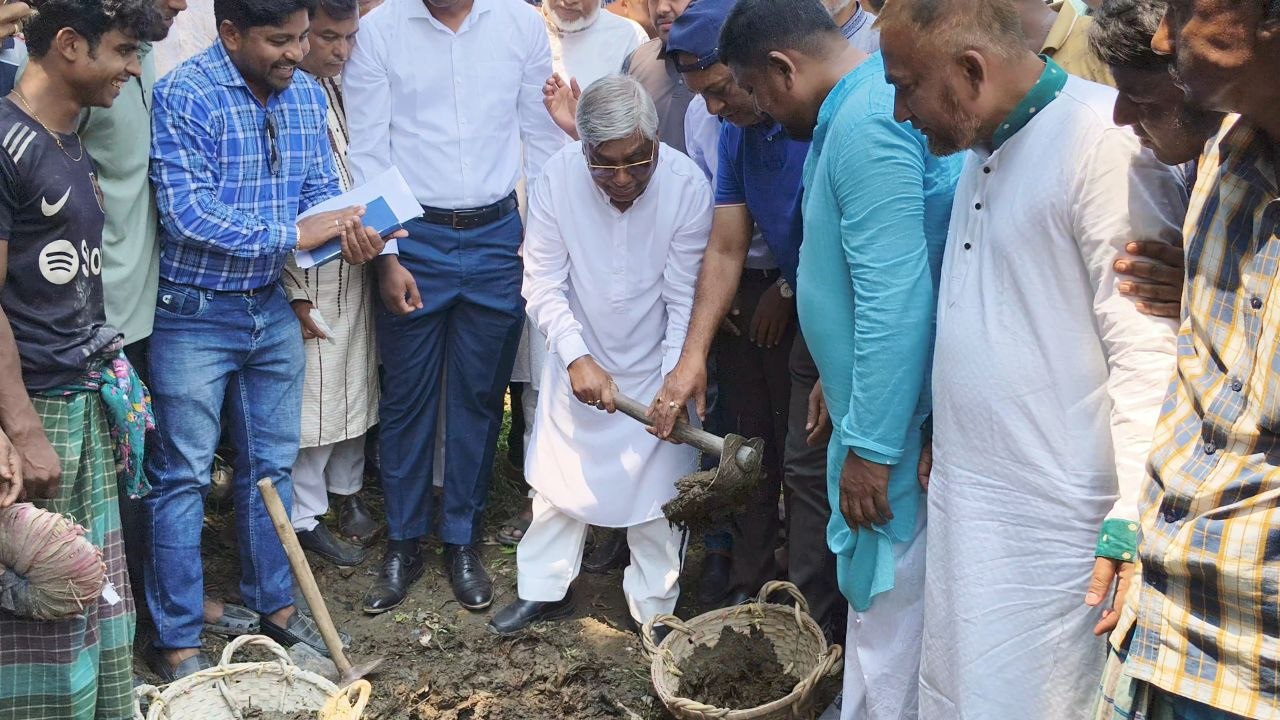 কোনো দখলদার, চাঁদাবাজ, মাদক ব্যবসায়ী ও সন্ত্রাসী বিএনপি করার অধিকার রাখে না-বরকত উল্লাহ বুলু
