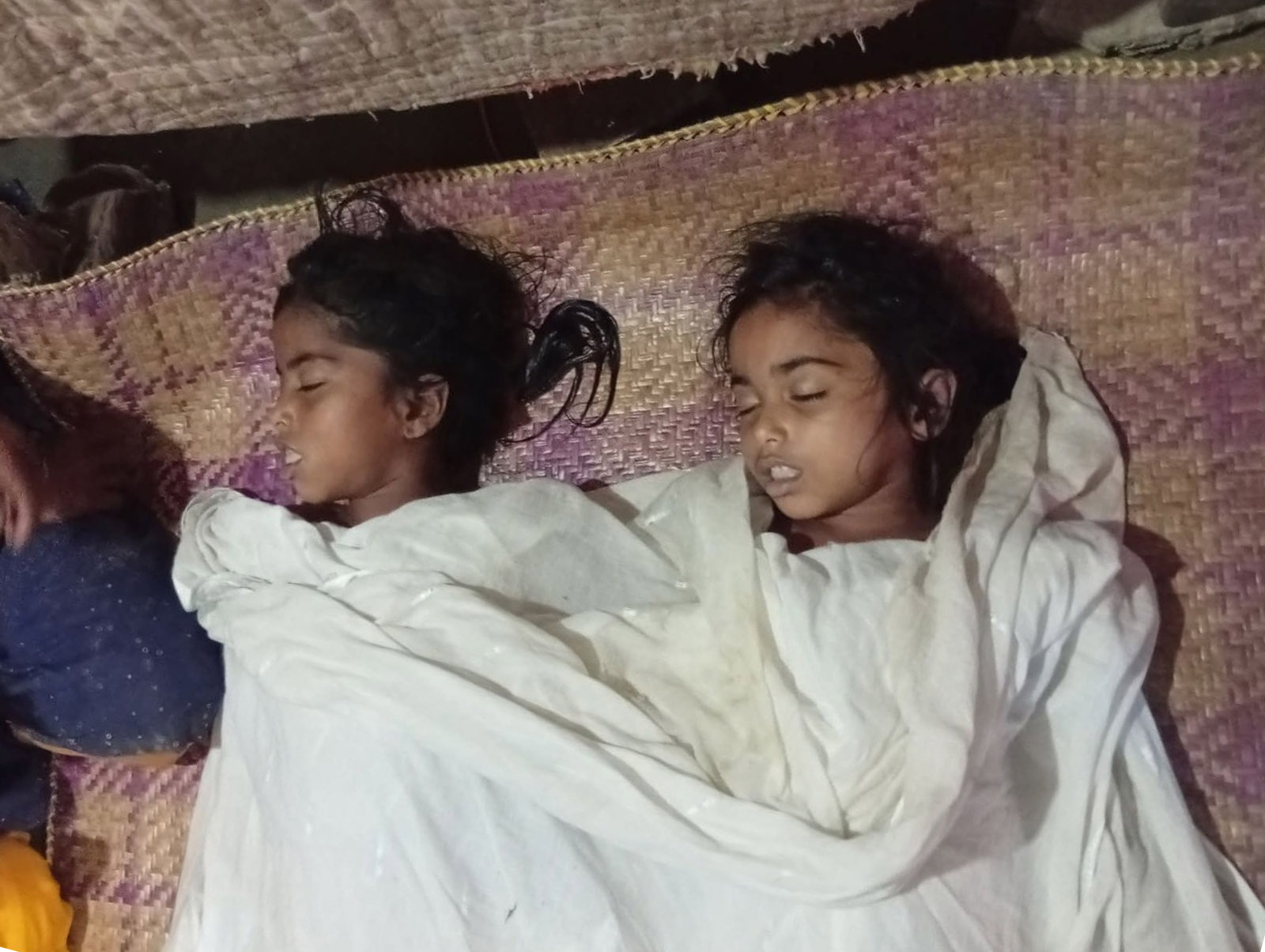 নোয়াখালীতে পানিতে ডুবে দুই বোনের মৃত্যু